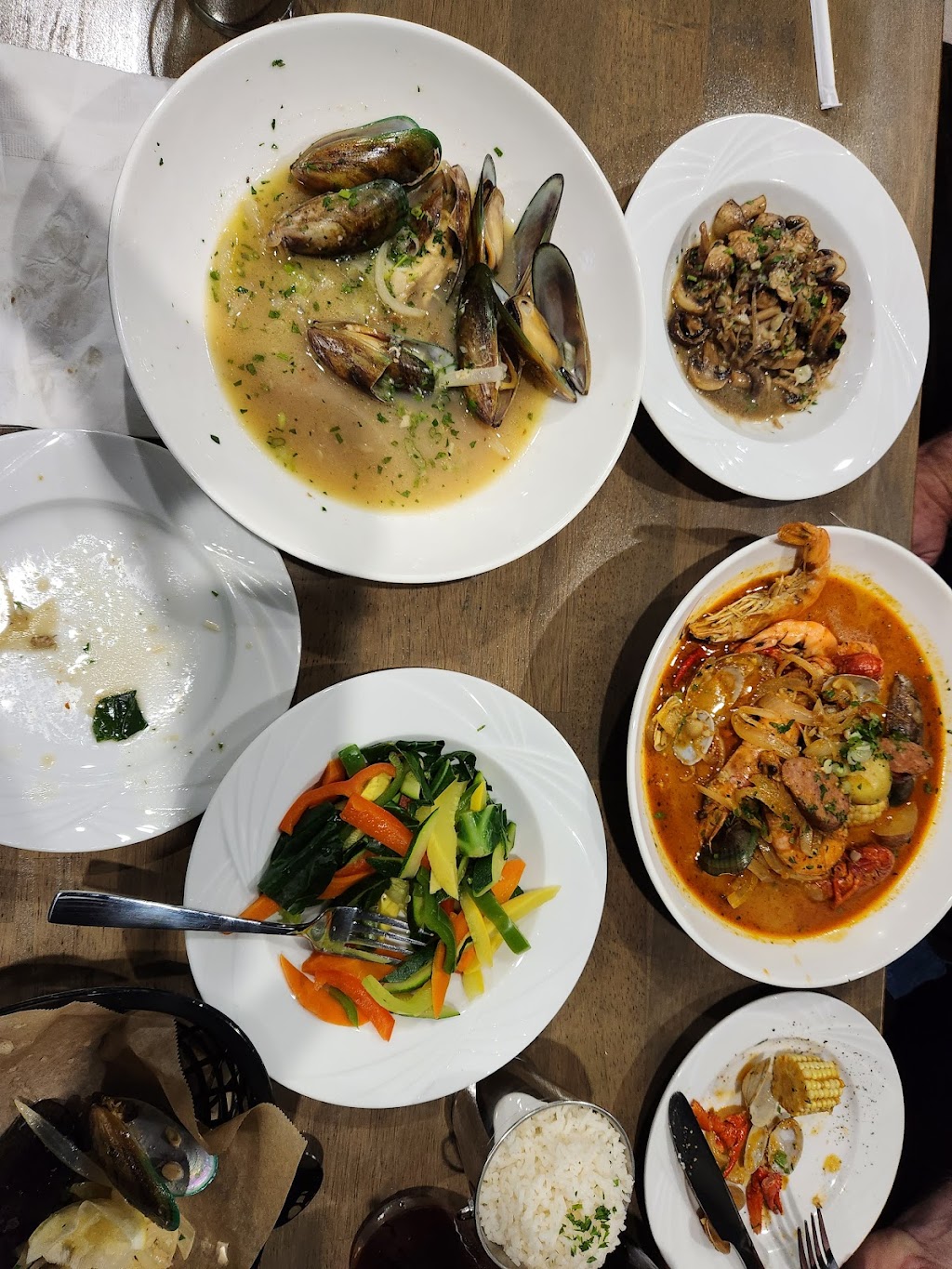 The Legends Oyster Bar and Grill | restaurant | 1450 W Horizon Ridge Pkwy, Henderson, NV 89012, USA | 7028310795 OR +1 702-831-0795