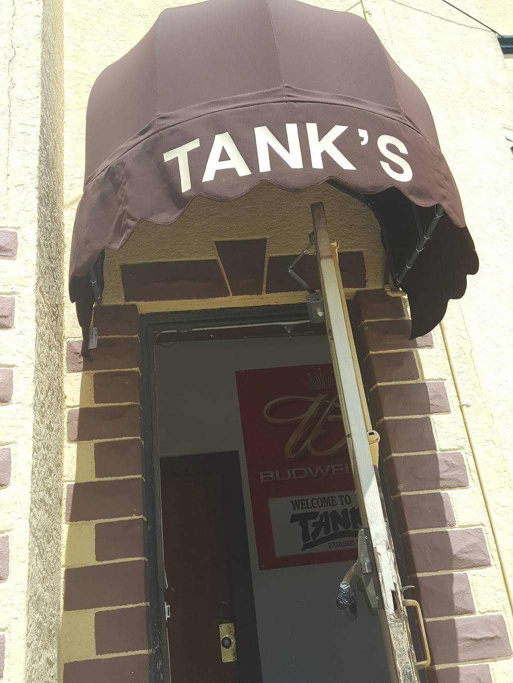 Tanks Bar and Grill | restaurant | 2033 Wayne Ave, Dayton, OH 45410, USA | 9372522249 OR +1 937-252-2249