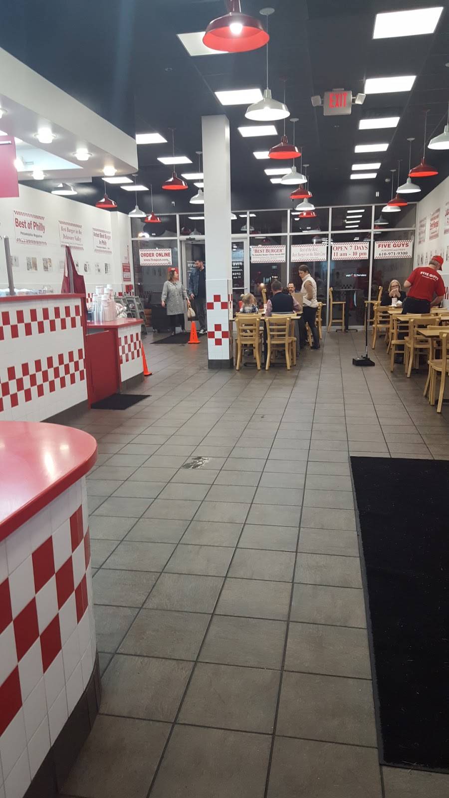 Five Guys | meal takeaway | 311 Lancaster Ave, Wayne, PA 19087, USA | 6109719300 OR +1 610-971-9300