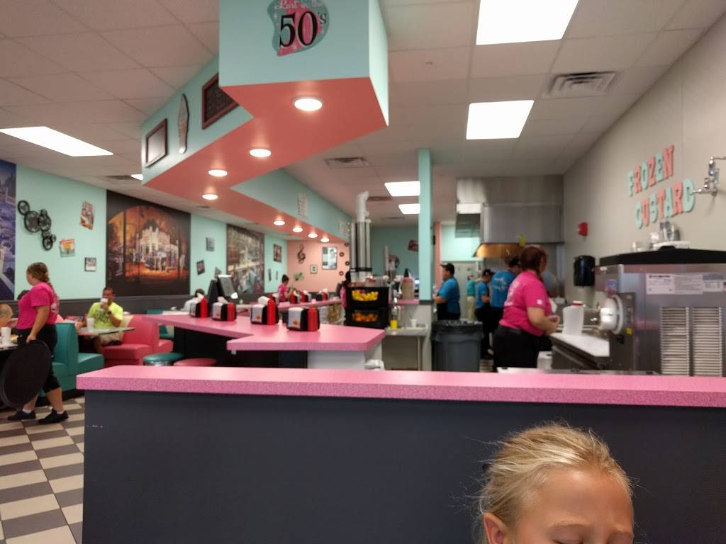 Hwy 55 Burgers Shakes & Fries | restaurant | 1403 W Ferdon St #21, Litchfield, IL 62056, USA | 2173243455 OR +1 217-324-3455