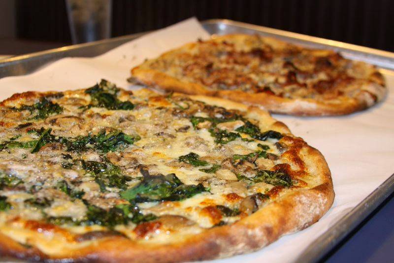 Mercato Tomato Pie | restaurant | 212 Market St, Newark, NJ 07102, USA | 9734249000 OR +1 973-424-9000