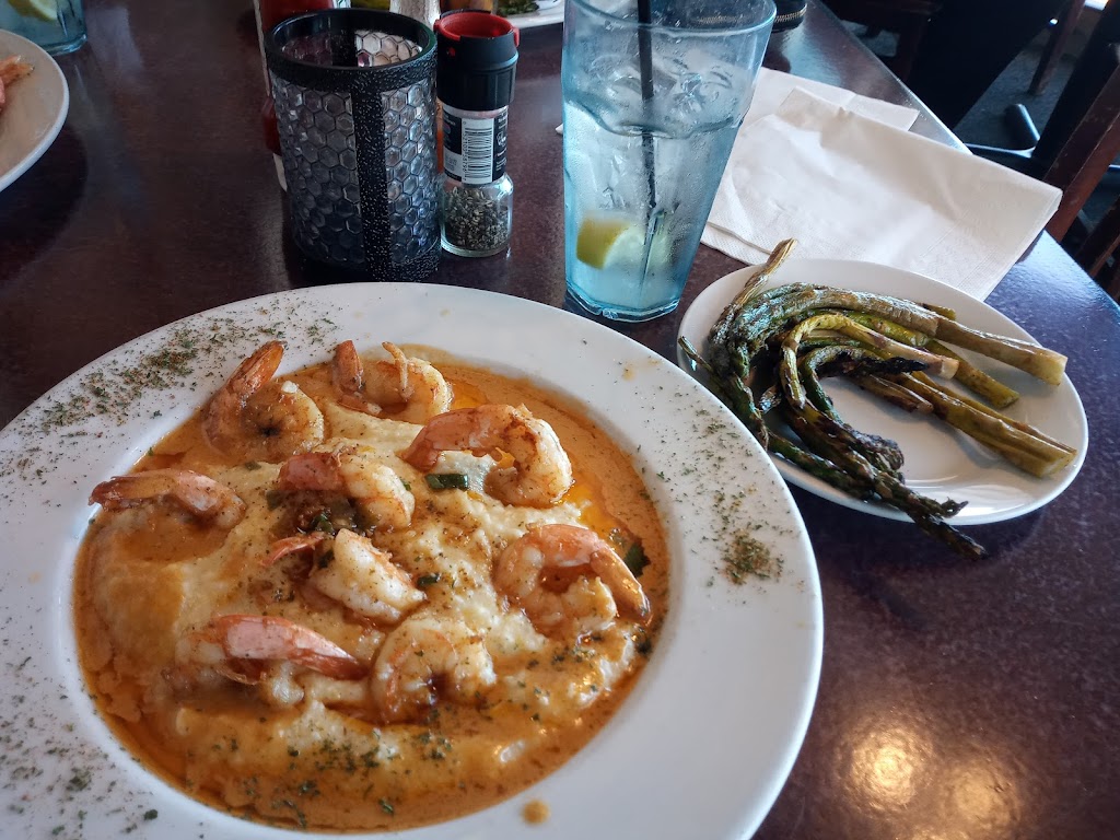 Magnolia Grill | restaurant | 49 Silver St, Natchez, MS 39120, USA | 6014467670 OR +1 601-446-7670