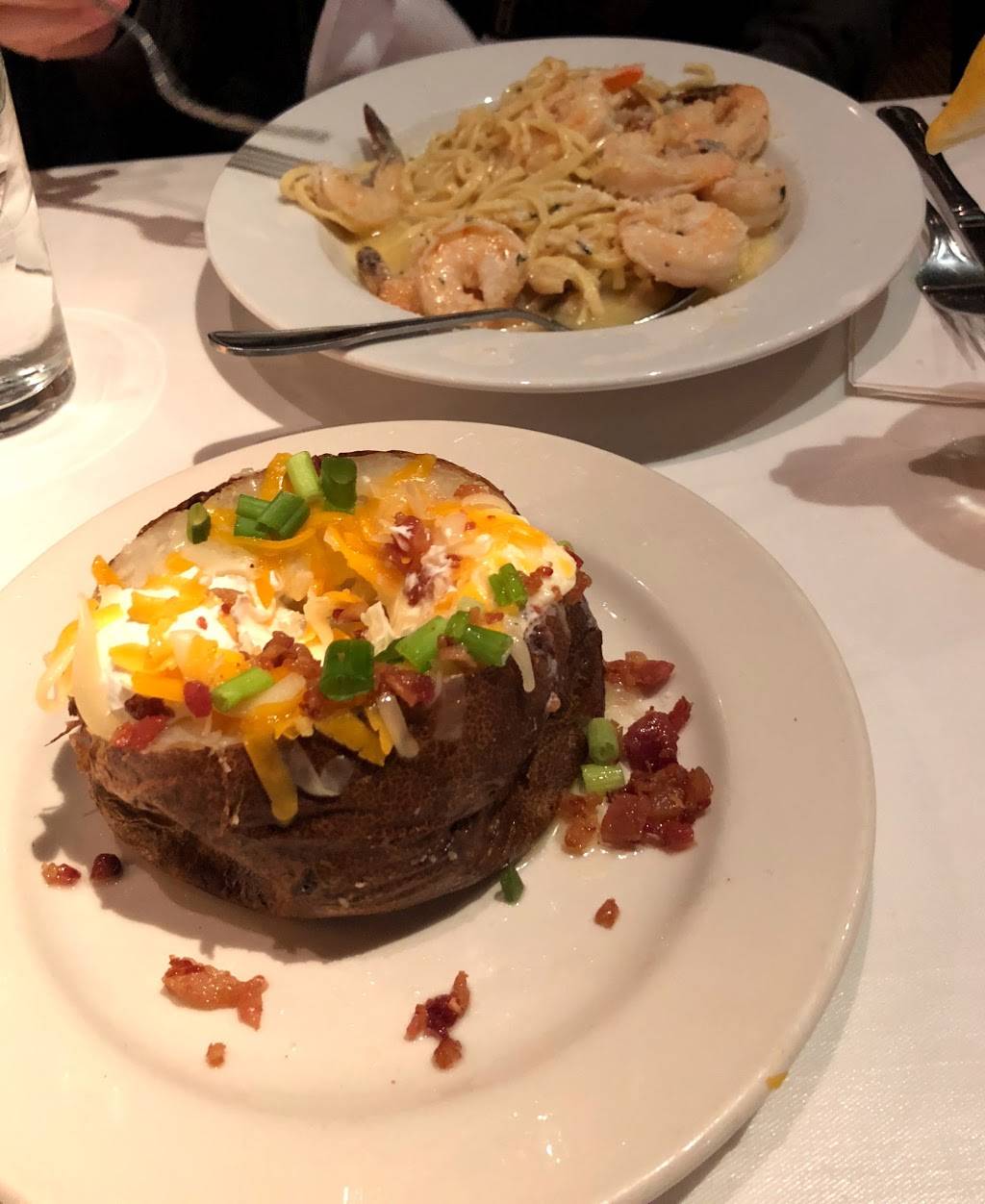 Mickey & Mooch | restaurant | 8128 Providence Rd #1200, Charlotte, NC 28277, USA | 7047528080 OR +1 704-752-8080