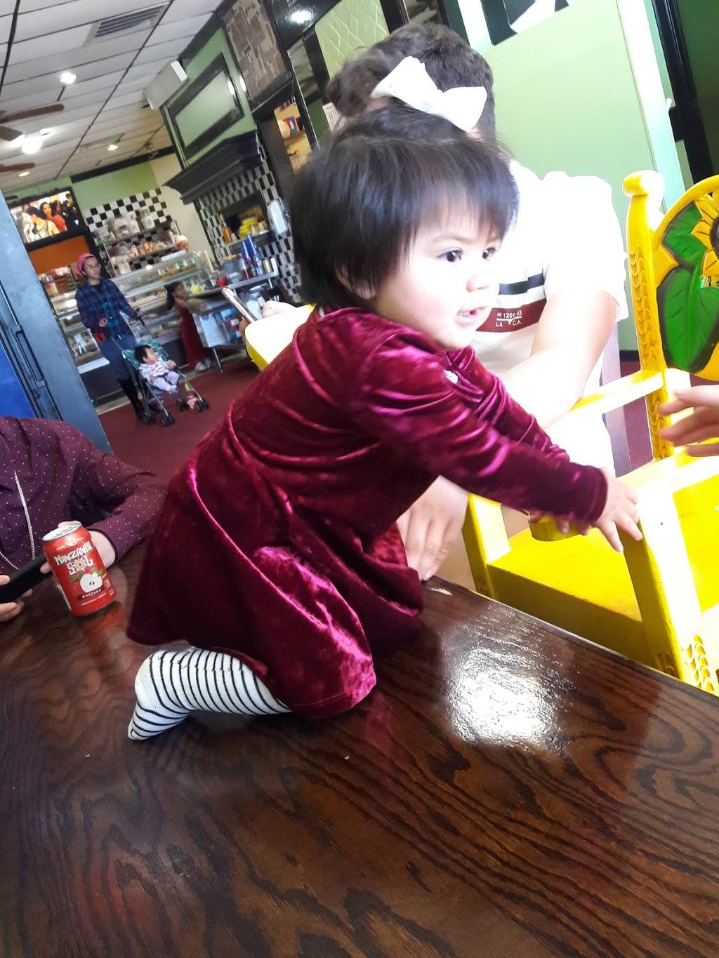 Berthas Panaderia Y Restaurante | restaurant | 11363 Denton Dr #207, Dallas, TX 75229, USA | 9724819375 OR +1 972-481-9375