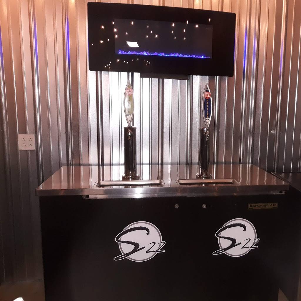 Social 22 | restaurant | 14 State St, Struthers, OH 44471, USA | 2348550069 OR +1 234-855-0069