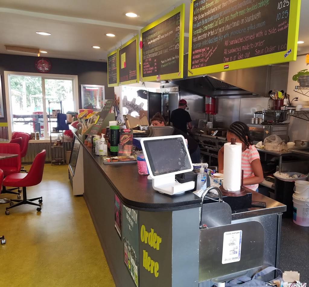 Gear Head Deli | restaurant | 294963 US-101, Quilcene, WA 98376, USA | 3603013244 OR +1 360-301-3244