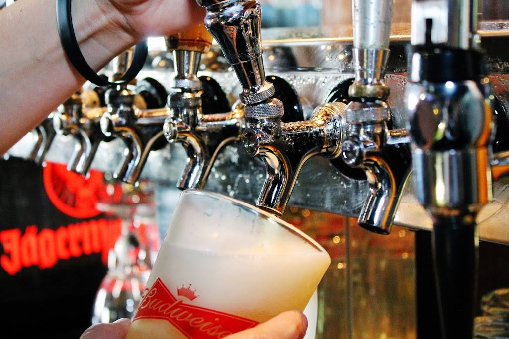 Paddy Wagon Irish Pub | restaurant | 201 Ambersweet Way, Davenport, FL 33897, USA | 8634207446 OR +1 863-420-7446