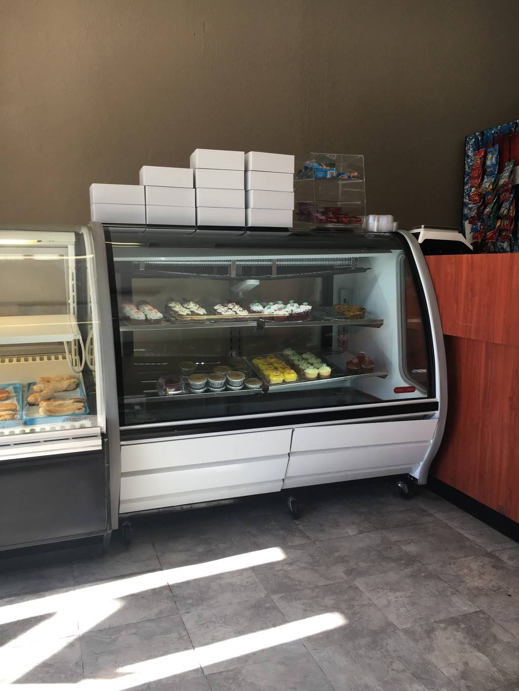 Mi Isla Bakery & Restaurant | restaurant | 738 Chicopee St, Chicopee, MA 01013, USA | 4134378501 OR +1 413-437-8501