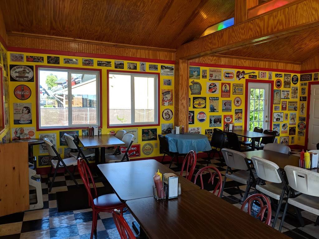 Mug-n-Bun | restaurant | 5211 W 10th St, Speedway, IN 46224, USA | 3172445669 OR +1 317-244-5669