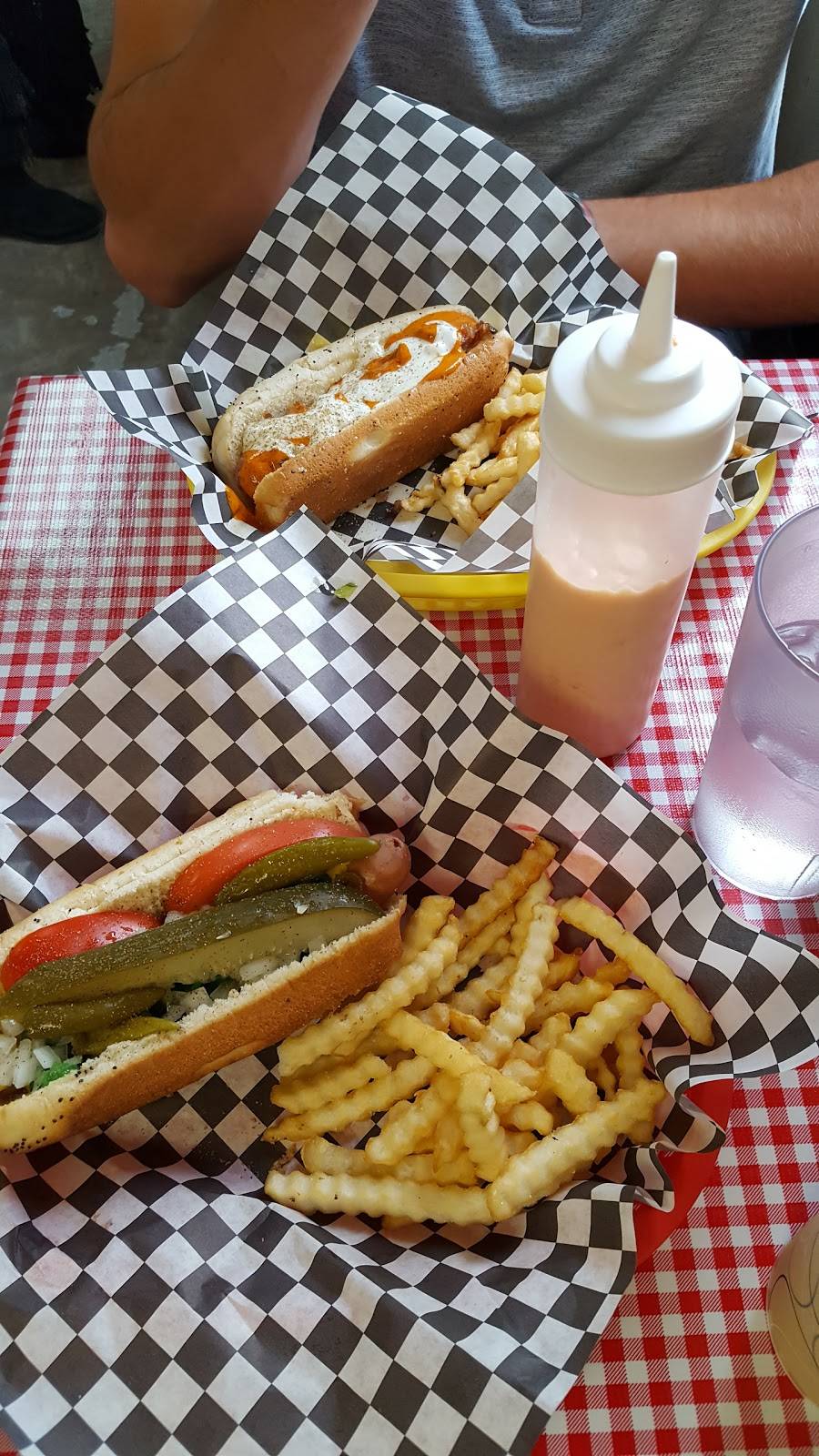 Roys Chicago Doggery & Italian Beef | meal takeaway | 84 Corona Rd, Petaluma, CA 94954, USA | 7077741574 OR +1 707-774-1574