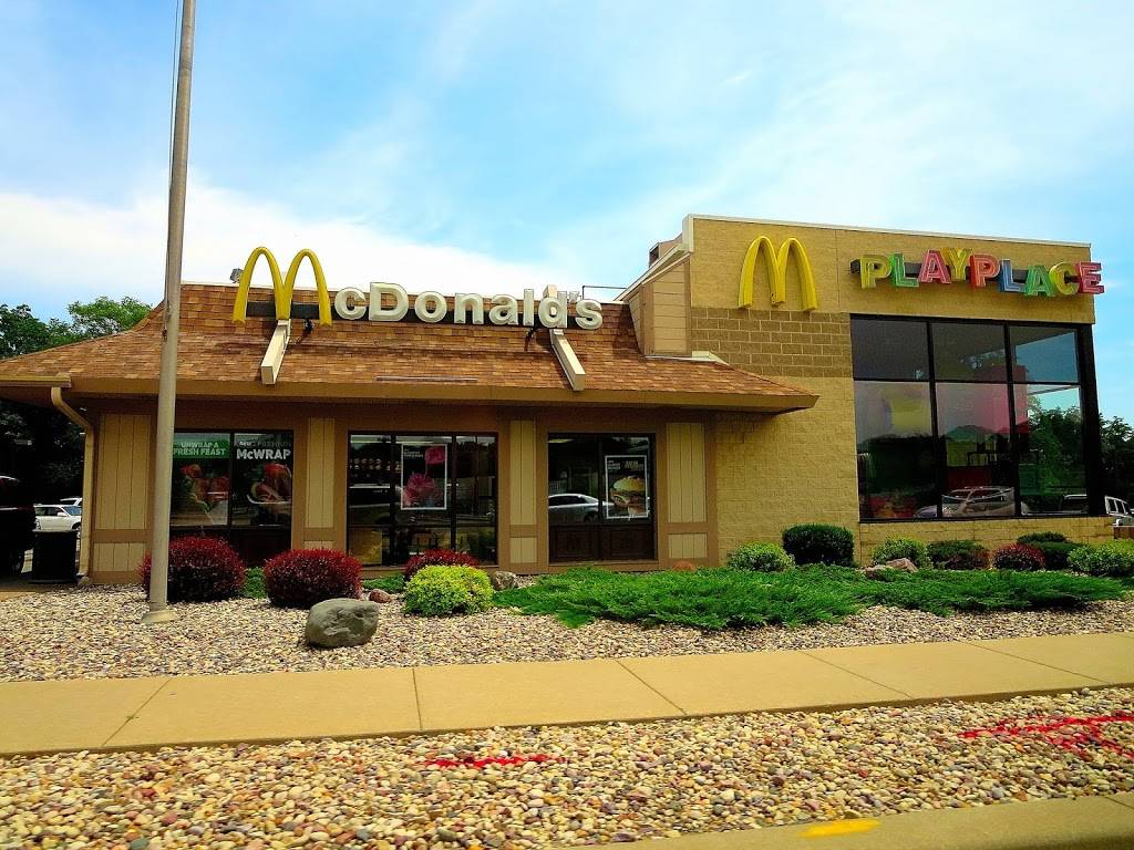 McDonalds | cafe | 314 W Pine St, Baraboo, WI 53913, USA | 6083562654 OR +1 608-356-2654