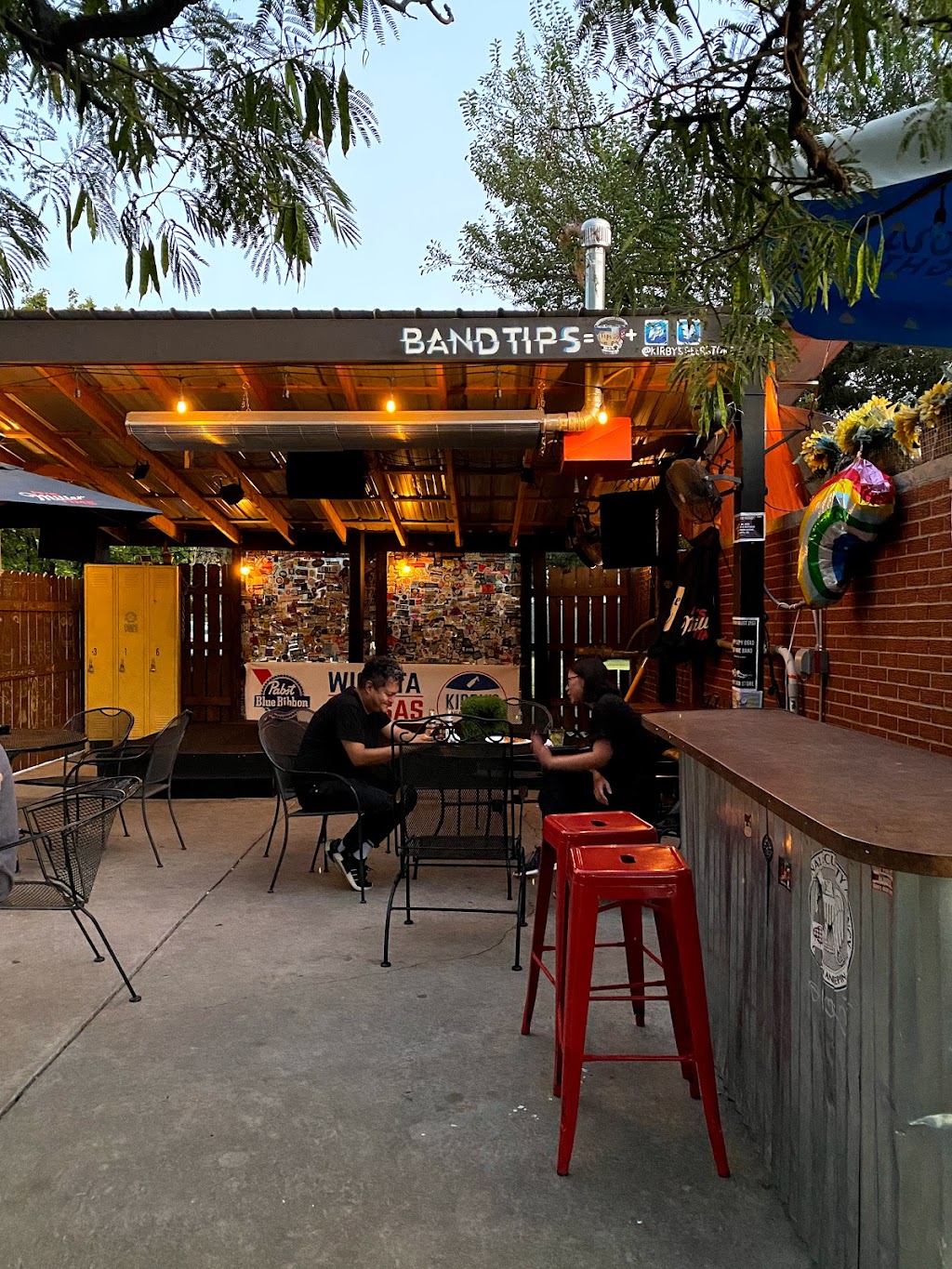 Kirbys | restaurant | 3227 E 17th St N, Wichita, KS 67208, USA | 3162397990 OR +1 316-239-7990