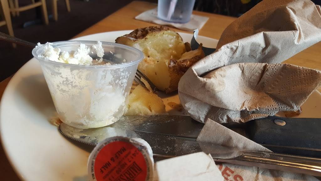 Applebees Grill + Bar | restaurant | 340 State Hwy 13, Wisconsin Dells, WI 53965, USA | 6082546900 OR +1 608-254-6900