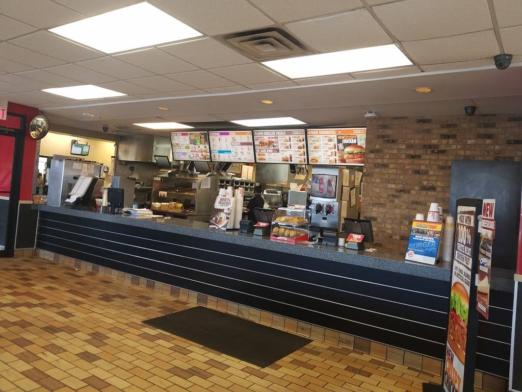 Burger King | restaurant | 2320 Green Bay Rd, North Chicago, IL 60064, USA | 2246566319 OR +1 224-656-6319