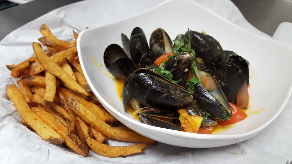 Busters On 28th | restaurant | 4204 S 28th Ave, Minneapolis, MN 55406, USA | 6127290911 OR +1 612-729-0911