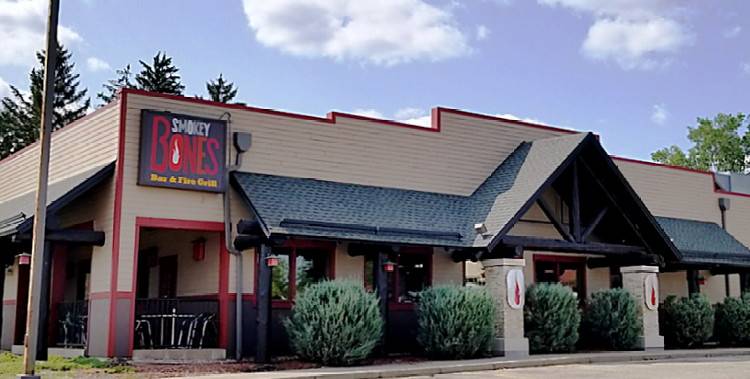Smokey Bones Bar & Fire Grill | meal takeaway | 4875 28th St SE, Grand Rapids, MI 49512, USA | 6169565398 OR +1 616-956-5398