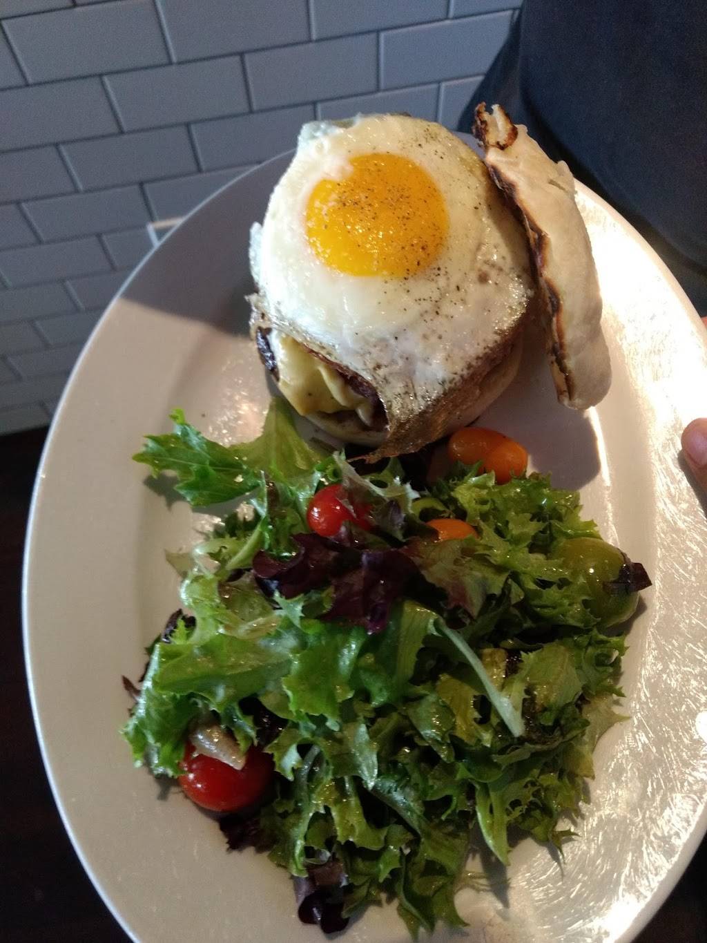 The Chelsea | restaurant | 12 Unquowa Pl, Fairfield, CT 06824, USA | 2032548200 OR +1 203-254-8200