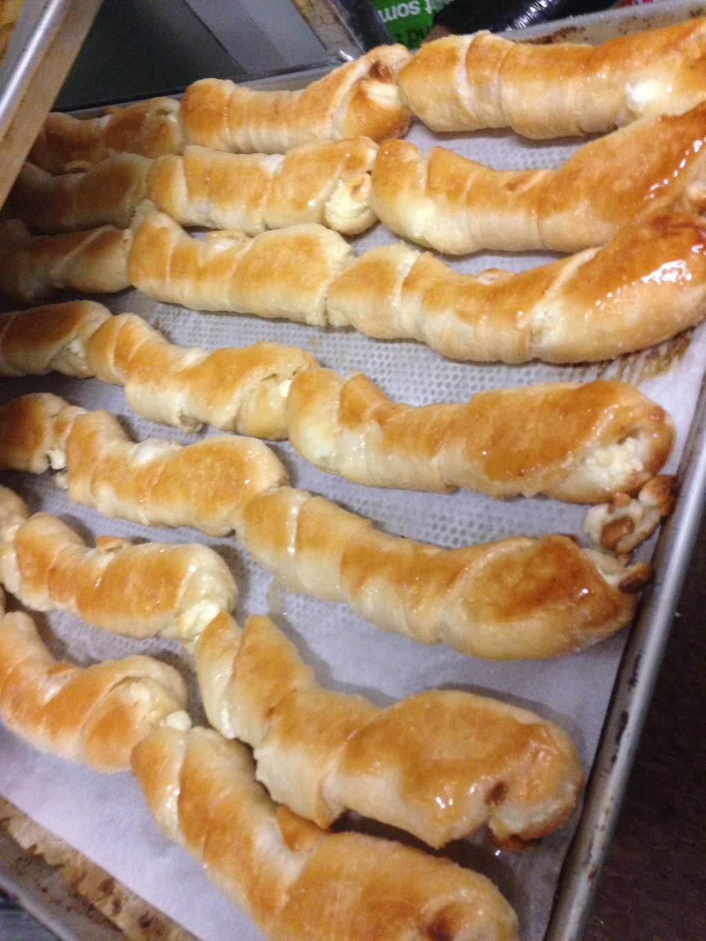 Mi Isla Bakery & Restaurant | restaurant | 738 Chicopee St, Chicopee, MA 01013, USA | 4134378501 OR +1 413-437-8501