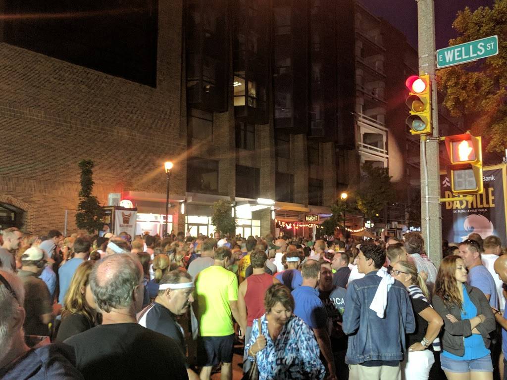 Flannerys MKE | restaurant | 425 E Wells St, Milwaukee, WI 53202, USA | 4142788586 OR +1 414-278-8586