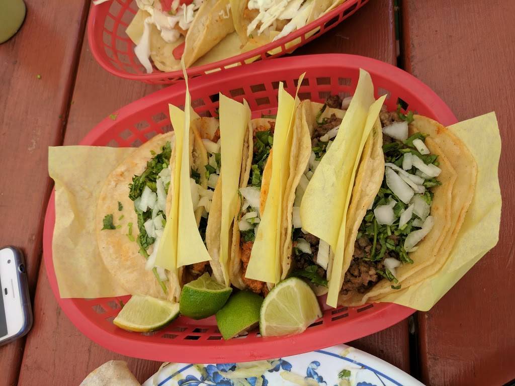 El Coyote | restaurant | 6965 N Fessenden St, Portland, OR 97203, USA | 5038397093 OR +1 503-839-7093