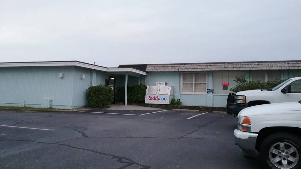 Jolly Roger Inn & Pier | restaurant | 803 Ocean Blvd, Topsail Beach, NC 28445, USA | 9103284616 OR +1 910-328-4616