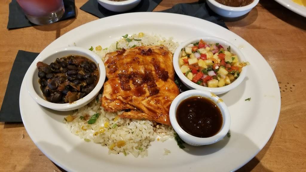 Uncle Julios Mexican From Scratch | restaurant | 15845 South La Grange Road, Orland Park, IL 60462, USA | 7089424700 OR +1 708-942-4700