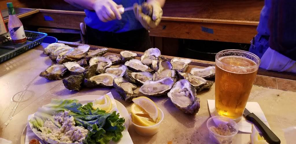 Oyster Troff | restaurant | 936 N Bay St, Eustis, FL 32726, USA | 3523579939 OR +1 352-357-9939