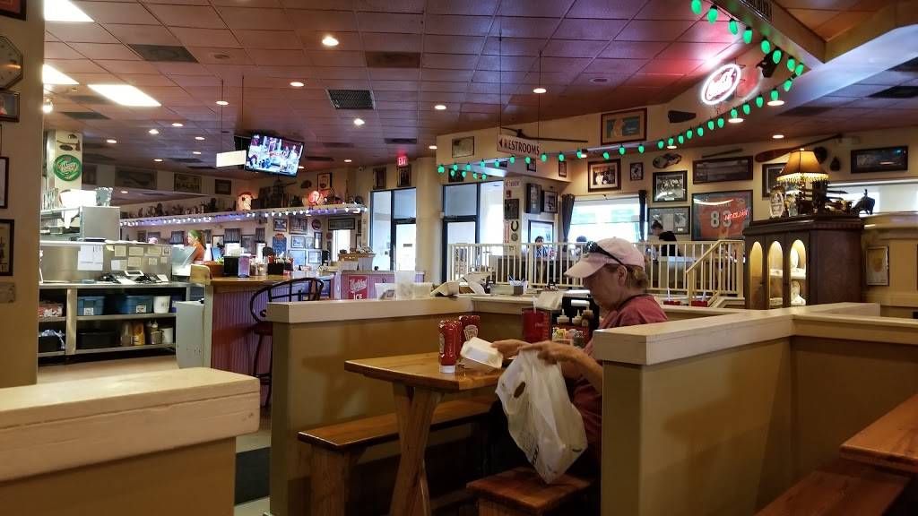 Robs Family BBQ | meal takeaway | 8990 W State Rd 84, Davie, FL 33324, USA | 9543702774 OR +1 954-370-2774