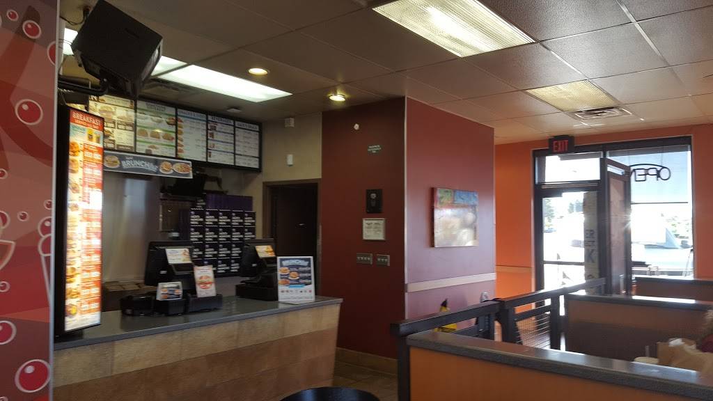 Jack in the Box | restaurant | 383 W Mariposa Rd, Nogales, AZ 85621, USA | 5203772974 OR +1 520-377-2974