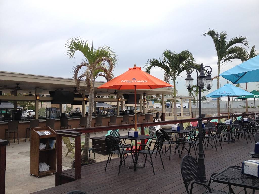 Tropix on the Mile | restaurant | 395 Woodcleft Ave, Freeport, NY 11520, USA | 5166238767 OR +1 516-623-8767