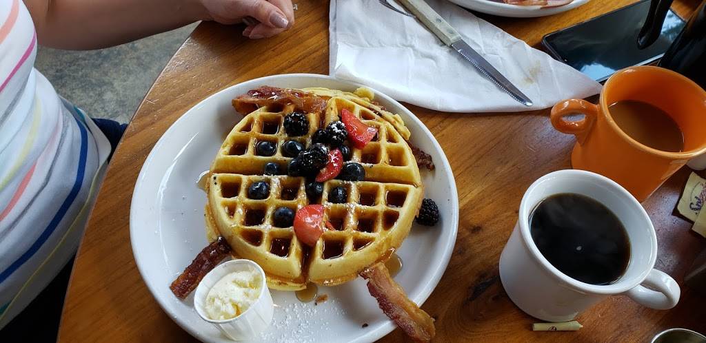 Barnabys Cafe | cafe | 1801 Binz St, Houston, TX 77004, USA | 7138741454 OR +1 713-874-1454