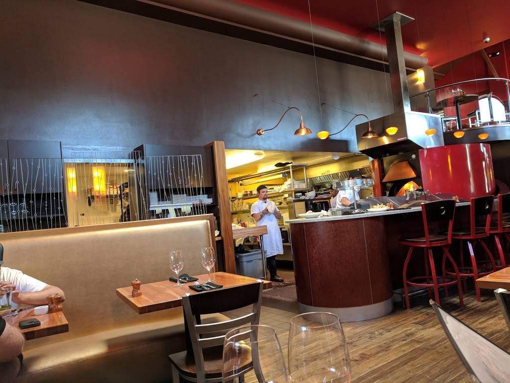 Jacksons Bar and Oven | restaurant | 135 4th St, Santa Rosa, CA 95401, USA | 7075456900 OR +1 707-545-6900