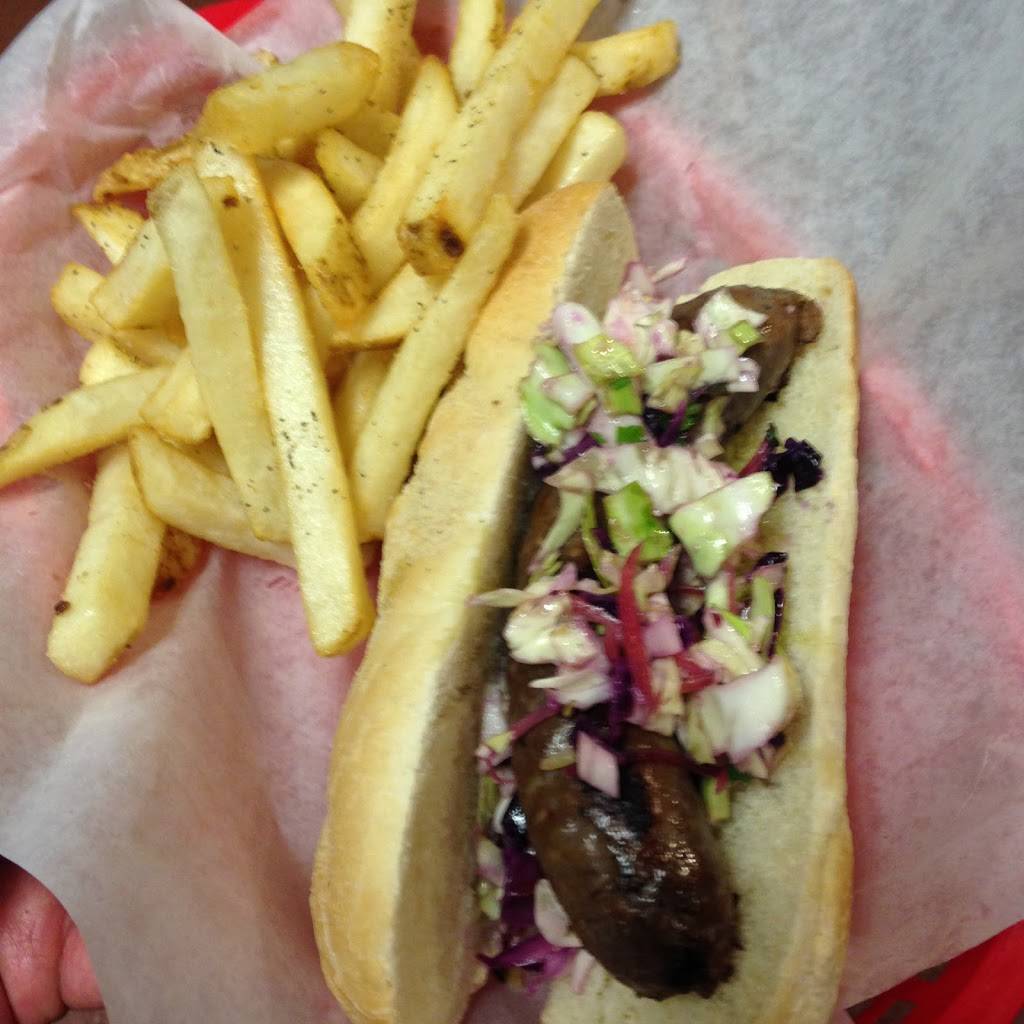 Commons Farm Kitchen & Bar Rustic BBQ | restaurant | 7624 CA-16, Guinda, CA 95637, USA | 5307960758 OR +1 530-796-0758