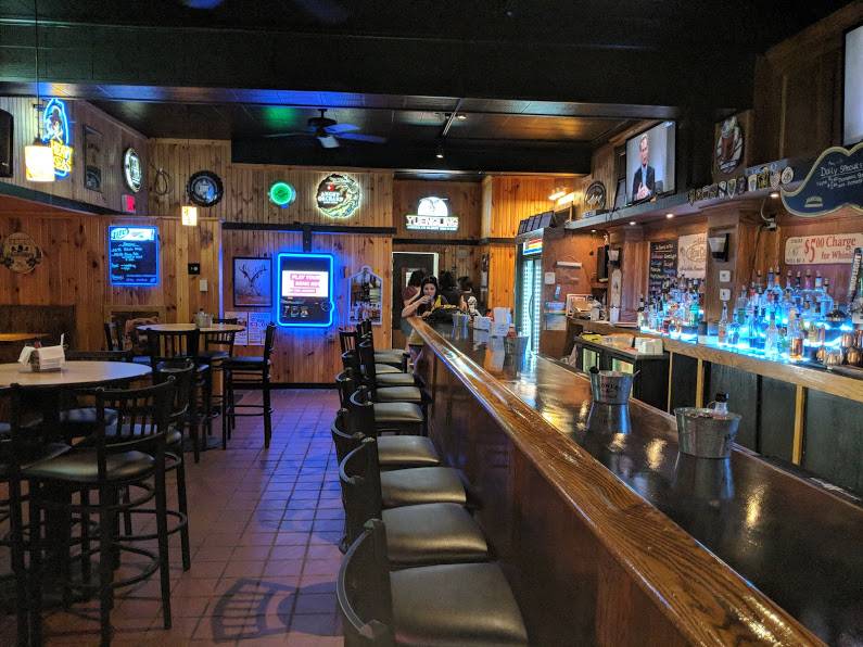 Rocky’s Restaurant and Pub | restaurant | 1562 Island Ave, McKees Rocks, PA 15136, USA | 4127717191 OR +1 412-771-7191