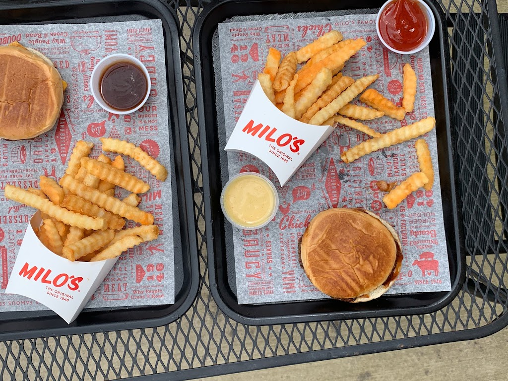 Milos Hamburgers | restaurant | 41135 US-280, Sylacauga, AL 35150, USA | 2566921221 OR +1 256-692-1221