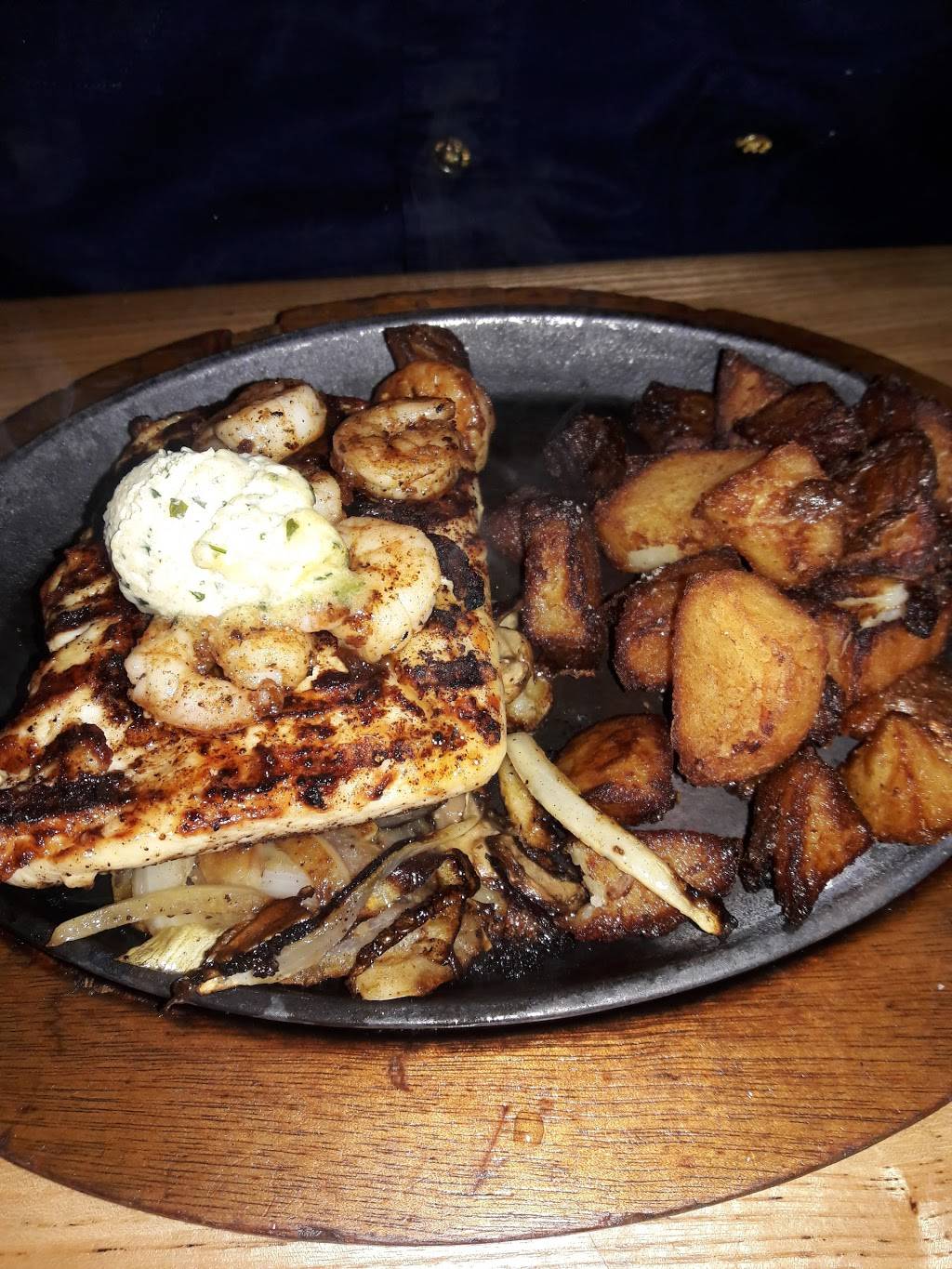 Applebees Grill + Bar | restaurant | Georgia 124, 1925 Scenic Hwy N, Snellville, GA 30078, USA | 7709791947 OR +1 770-979-1947