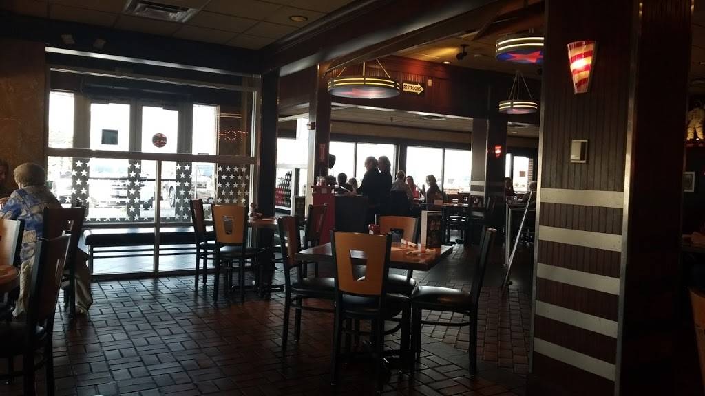 TGI Fridays | restaurant | 30115 Detroit Rd, Westlake, OH 44145, USA | 4408998443 OR +1 440-899-8443