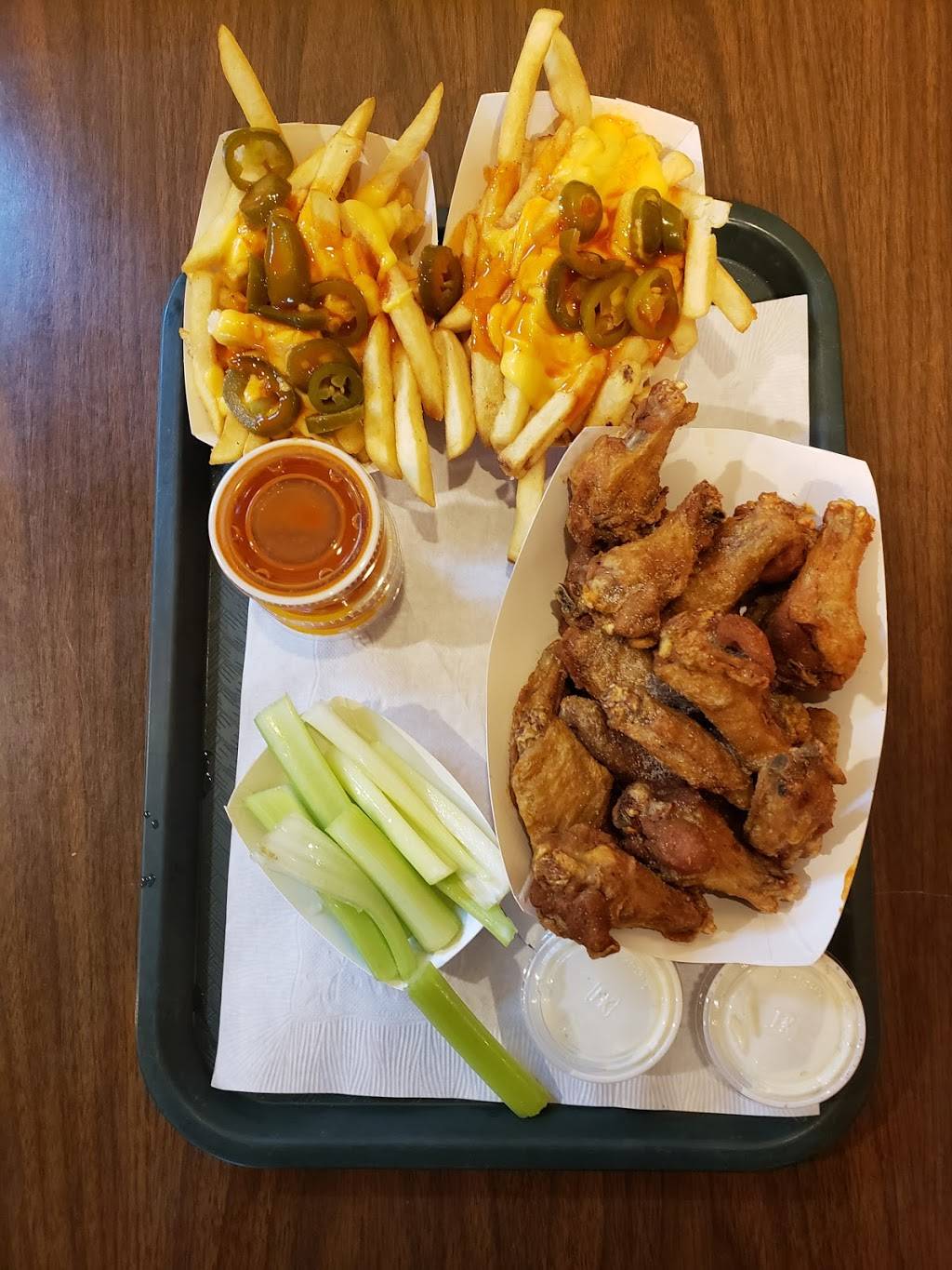 Buffalo Joe’s | restaurant | 1841 Howard St, Chicago, IL 60626, USA | 7737647300 OR +1 773-764-7300