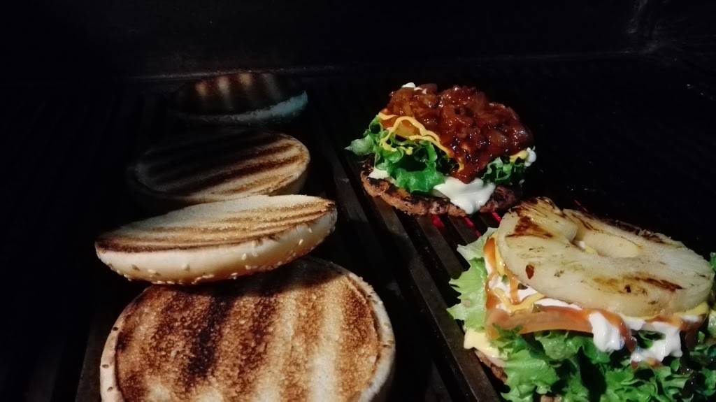 Pinches Burgers | restaurant | Calle 16 764, Zona Centro, 22800 Ensenada, B.C., Mexico | 016461856118 OR +52 646 185 6118