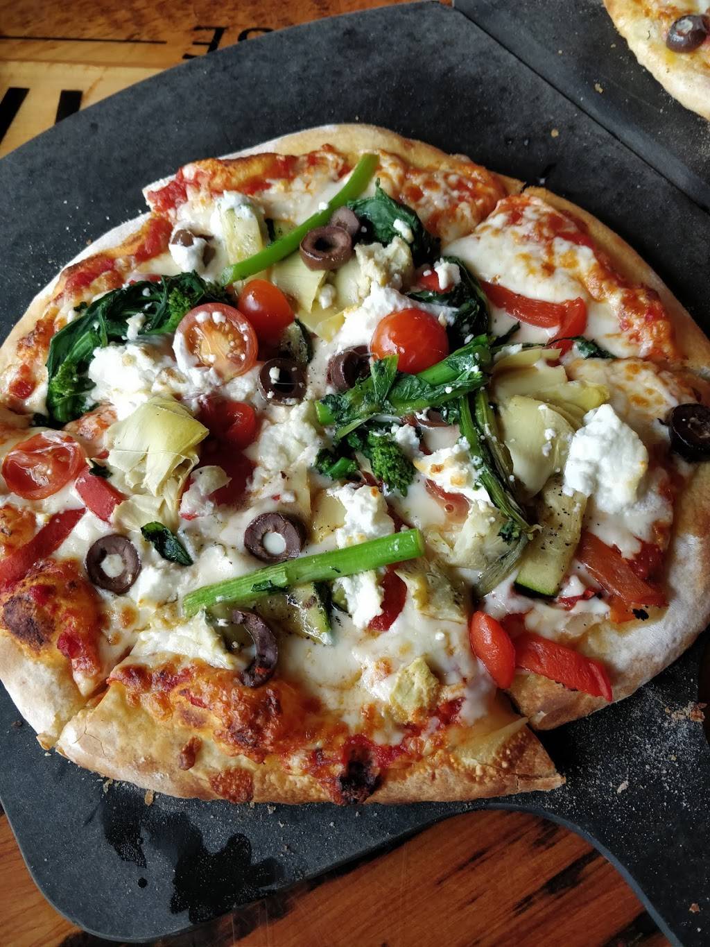 Crust & Crate Fast Fired Pizza Pub | restaurant | 2018 Ogilvie Rd, Gloucester, ON K1J 7N9, Canada | 6136566567 OR +1 613-656-6567