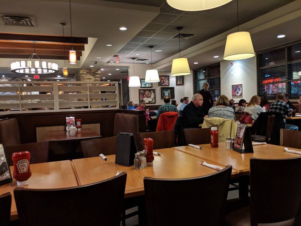 Swiss Chalet | restaurant | 1910 Bank St, Ottawa, ON K1V 7Z8, Canada | 6137337231 OR +1 613-733-7231