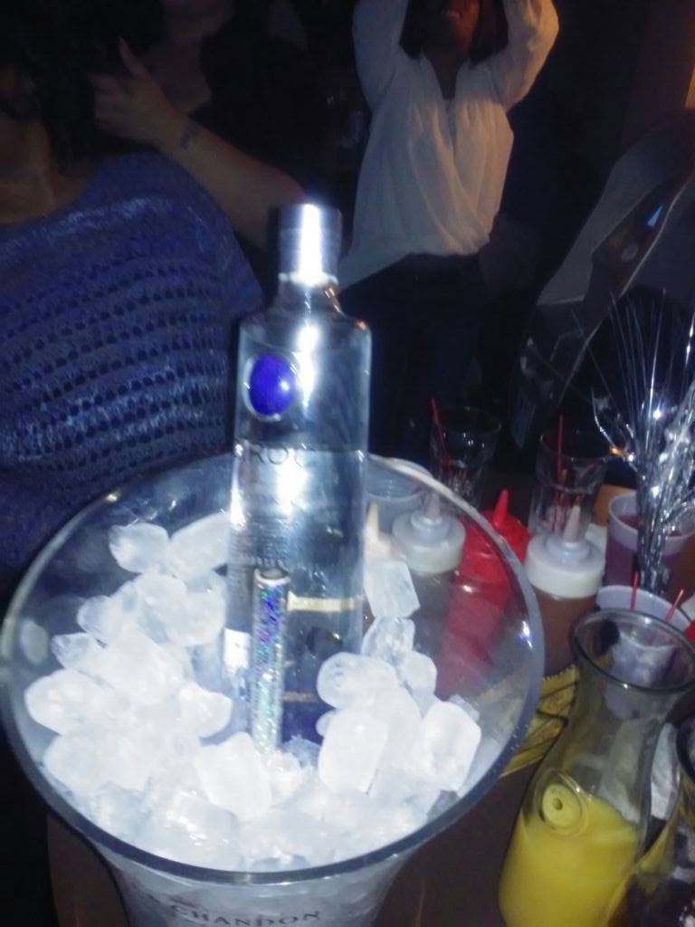 Ques Lounge | restaurant | 4469 Broadway, Gary, IN 46409, USA | 2198068001 OR +1 219-806-8001