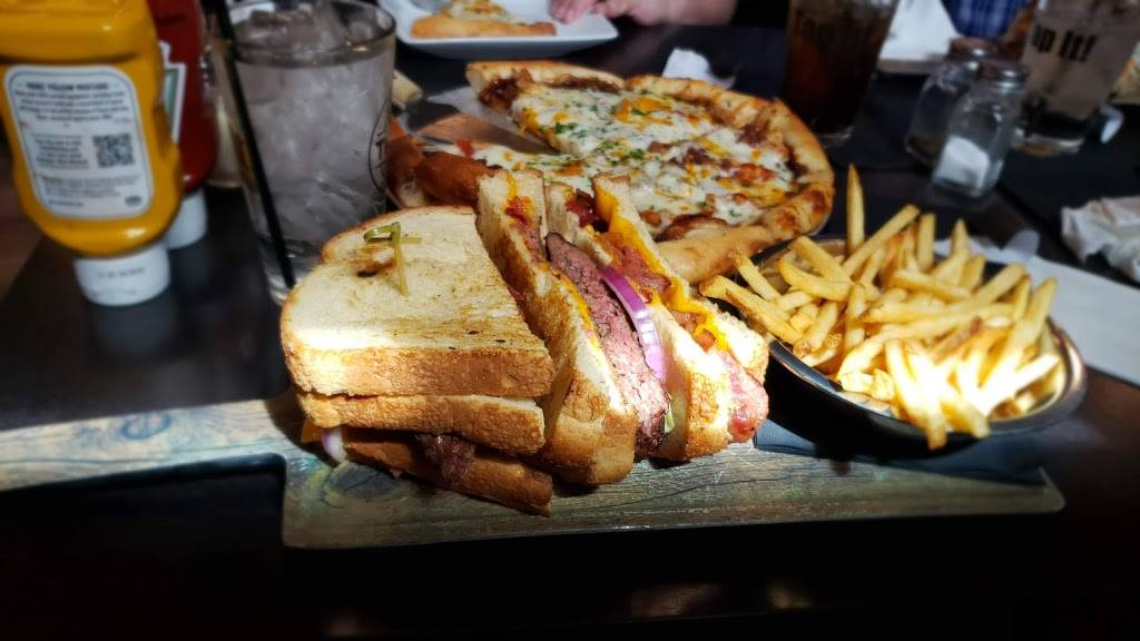 Tap 22 Grill & Bar | restaurant | 1443 1st St, Silvis, IL 61282, USA | 3099127655 OR +1 309-912-7655