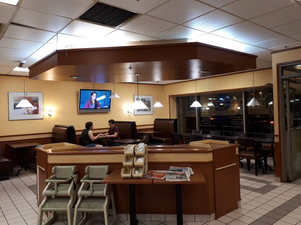 Basha Restaurant | restaurant | 10650 Rue Lajeunesse, Montréal, QC H3L 2E6, Canada | 5142232049 OR +1 514-223-2049