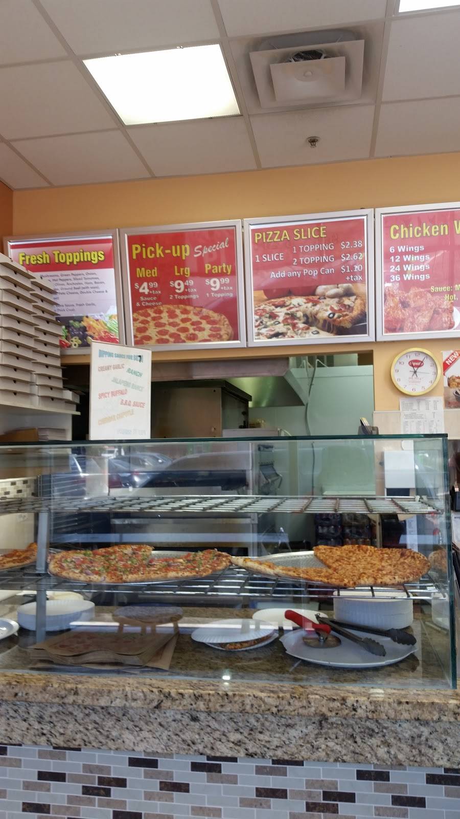 Mogas Pizza | restaurant | 7205 Goreway Dr suite 40, Mississauga, ON L4T 2T9, Canada | 9056726868 OR +1 905-672-6868