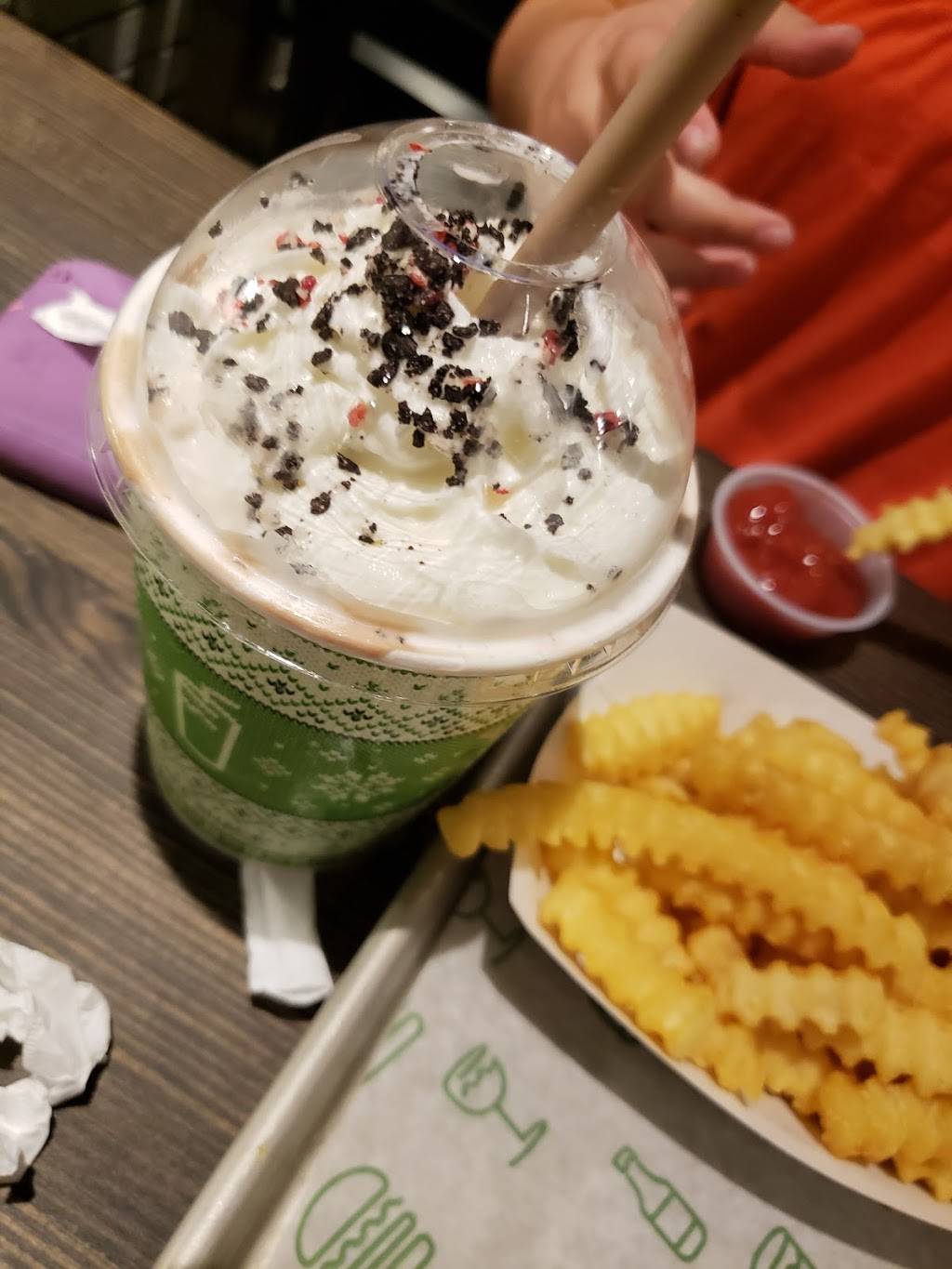 Shake Shack | restaurant | 2400 N Federal Hwy, Fort Lauderdale, FL 33305, USA | 7542164398 OR +1 754-216-4398