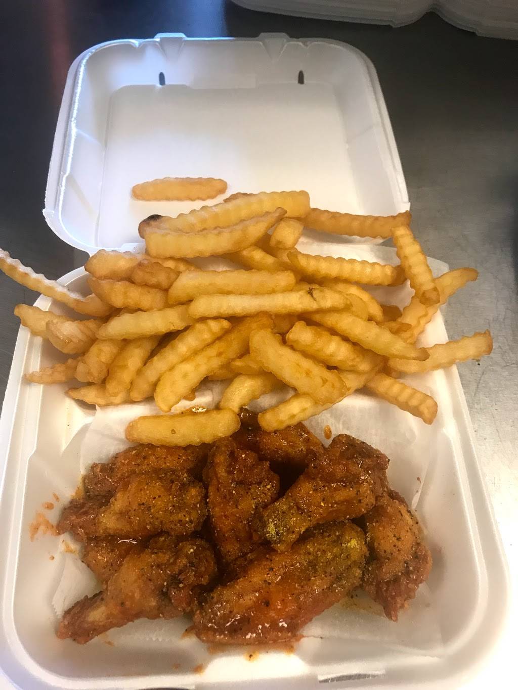 American Wings | restaurant | 2316 E 3rd St, Chattanooga, TN 37404, USA | 4238033919 OR +1 423-803-3919