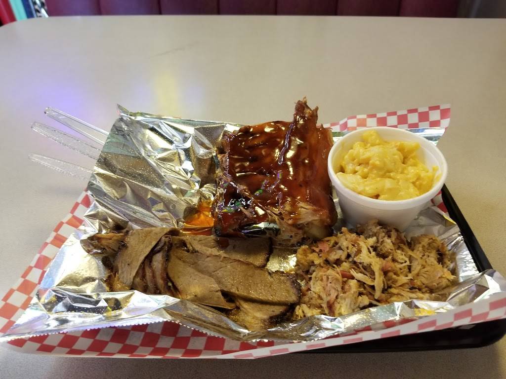 Combs BBQ Central | restaurant | 2223 Central Ave, Middletown, OH 45044, USA | 5138492110 OR +1 513-849-2110