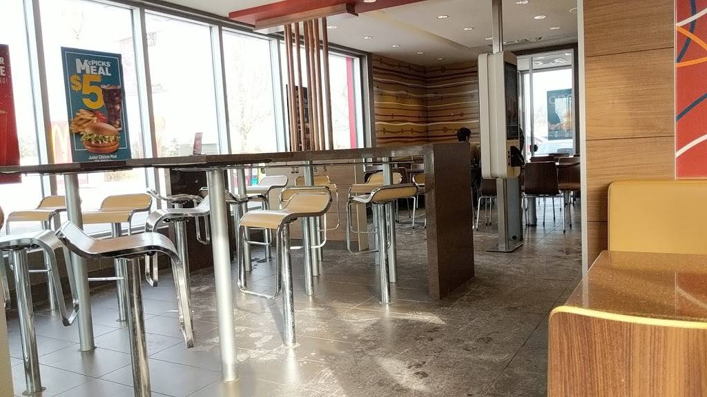 McDonalds | cafe | 3340 Fallowfield Rd, Nepean, ON K2J 5L1, Canada | 6138438898 OR +1 613-843-8898