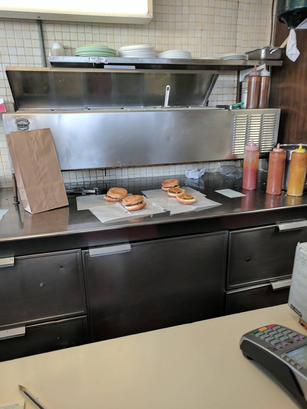 Roys BBQ & Burgers | restaurant | 25 Wabash St, Milan, MI 48160, USA | 7344391737 OR +1 734-439-1737